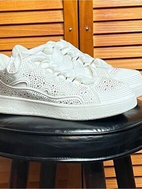 Cape Robbin White Women's Rhinestone Accent Sneakers
